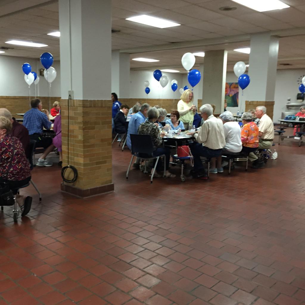 BoltonBears100's tweet photo. Lunch! http://t.co/d5uawByFrC