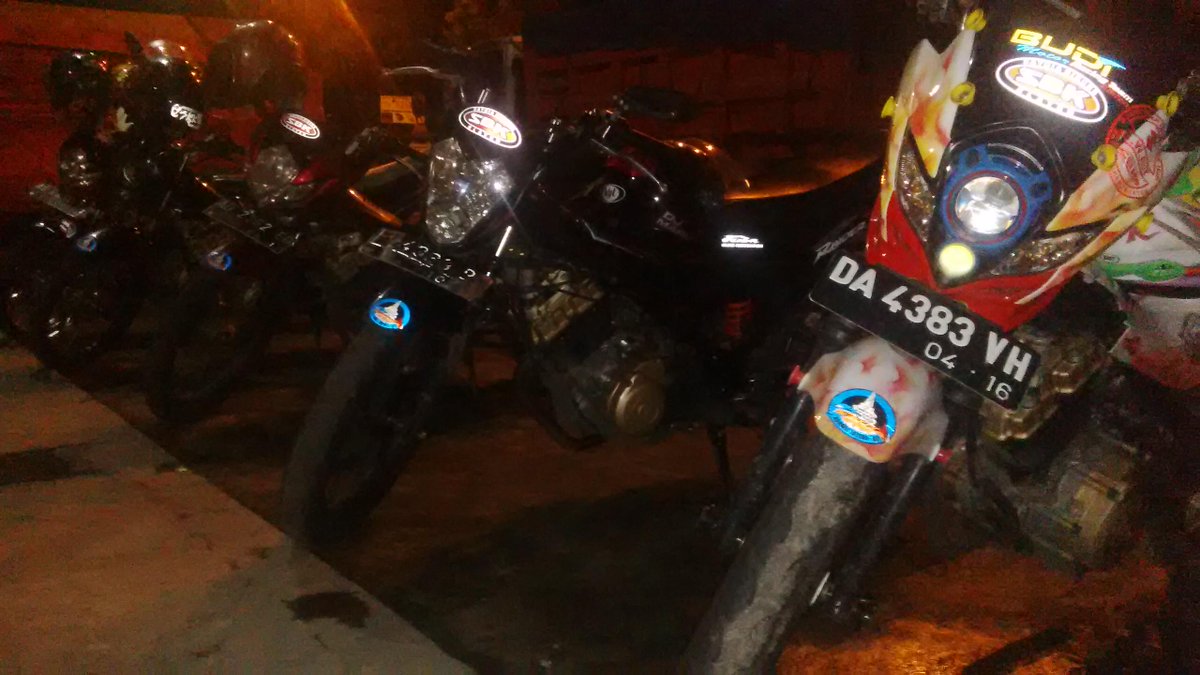 Kita lagi di perbatasan kota tante... :D
<a href="/kabarklaten/">Kabar Klaten</a> #satriaklaten #sbksquad