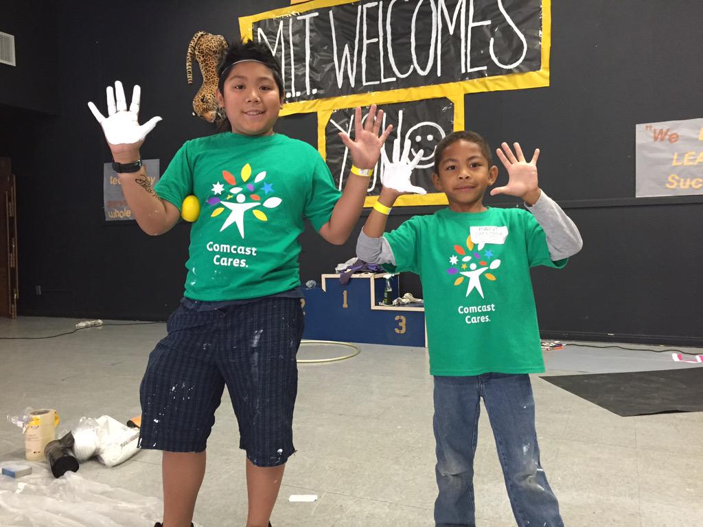 SamBrockNBC's tweet image. Kids out here on #CCDay in full force. Putting a 'hand print,' dare I say, on Mathson Middle? @nbcbayarea