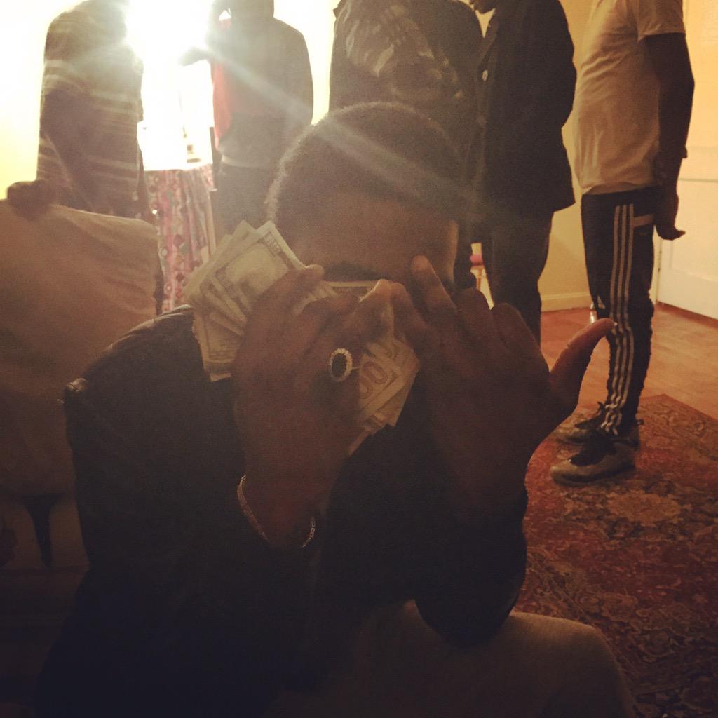 1BabyRicky's tweet photo. I #RackRace Fr You Pu$$y Nicca$ Come $ee Me !! Ion $end Hit$ I Do Em #FuckAllRapNiggas http://t.co/oPBvglWlU7