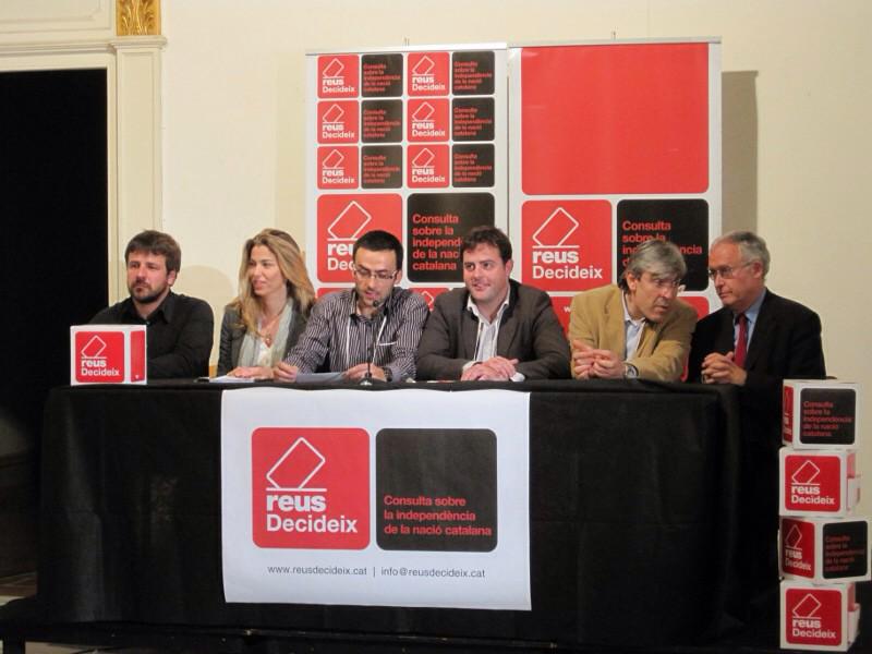 anna_arque's tweet photo. Avui fa 5anys #25A
193 municipis més obrien camí votant sobre la independència #ReusDecideix http://t.co/e2uvMJ96k6 http://t.co/FM38bpz4Tt