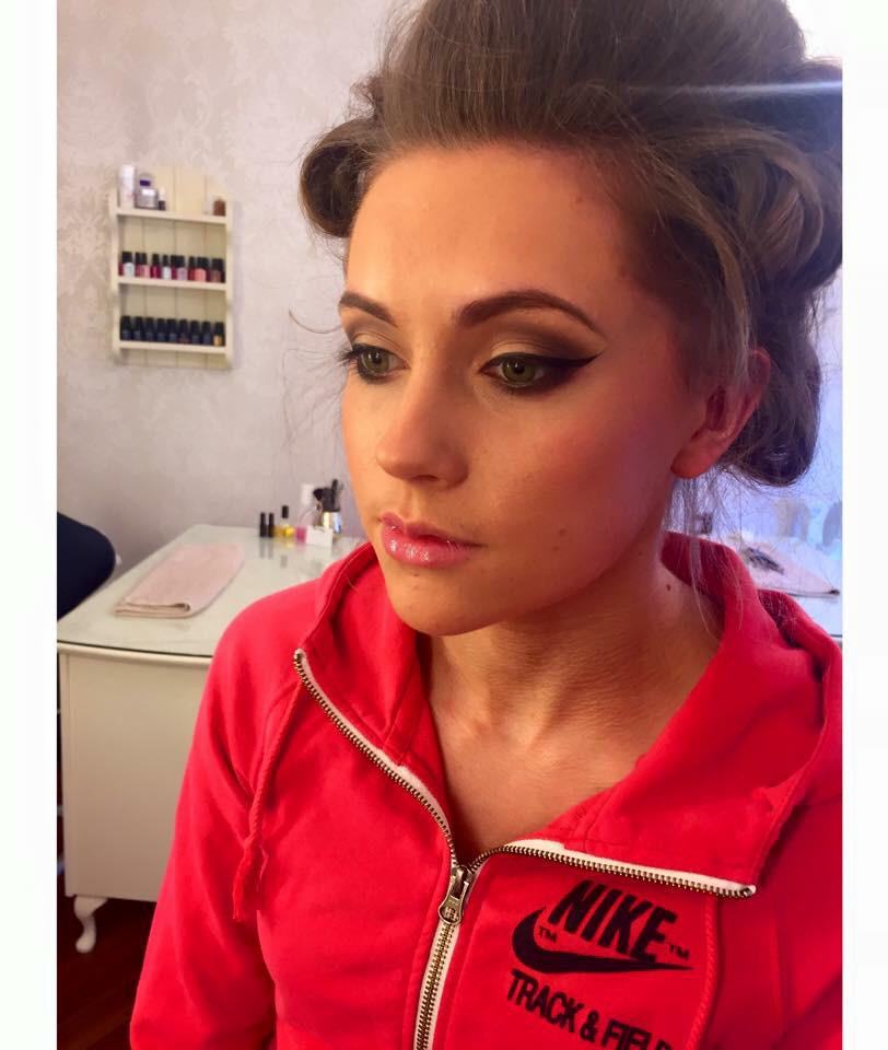 room11_x's tweet photo. Loved doing this fab little face😍💋
Eyes inc. lashes- £15
Full Face inc. lashes- £20
LOVE MY JOB💄💄 http://t.co/K8aSjZTdT8