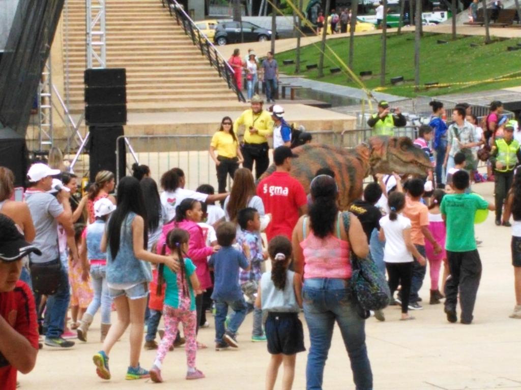 ecorrea2012's tweet photo. Todos los municipios de Colombia una  ludoteca @diadelaninez  #ColombiaunaGranLudoteca #AJugarColombia #TourdelJuego http://t.co/31tYDLO4qT
