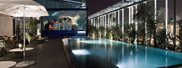 CinemaCoyote's tweet photo. @GRUPOHABITA @tinder #cinemaCoyote Presentan el primer #PoolCinema en México! Jaws desde una alberca! AGOTADO!! http://t.co/81ruAgivhp