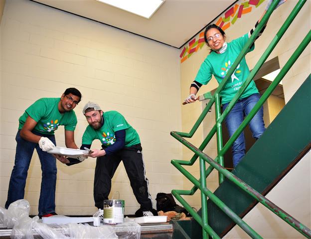 HughE_Dillon's tweet image. #CCDay #comcastcares day at Greenfield School I had a great time documenting it. That school is gorgeous now #Cleanup