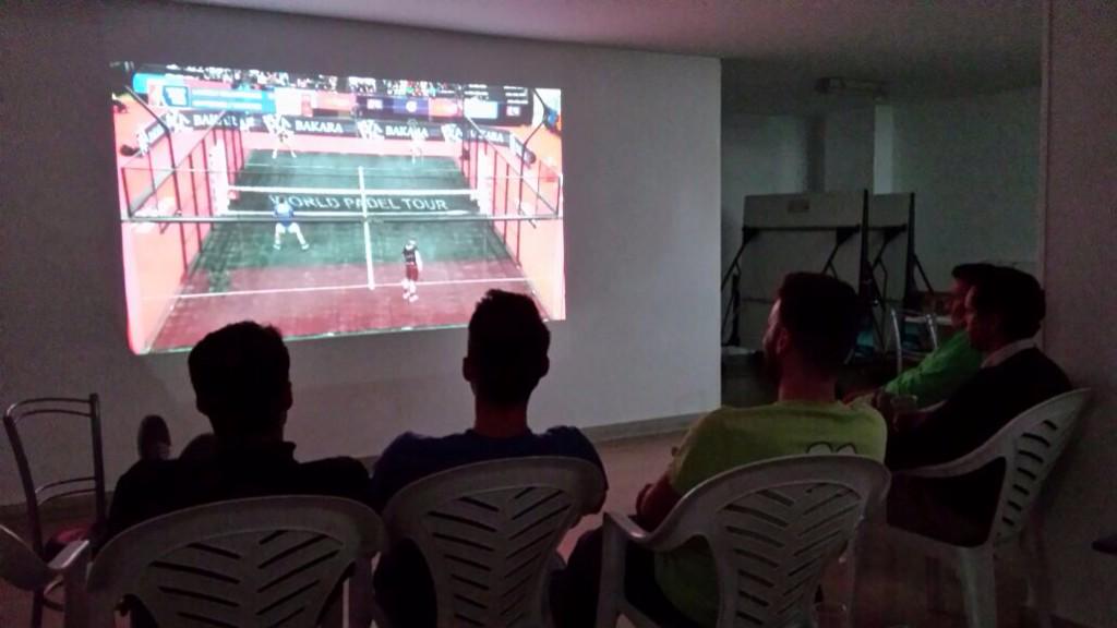 PaulinoVico's tweet photo. #WPTLaPalma #WptLive Disfrutando del World Padel Tour en la gran pantalla jajajaja http://t.co/lGKLl675yY