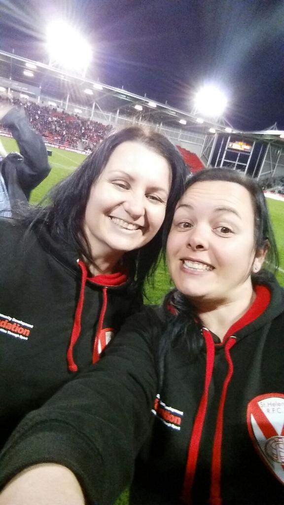 carladoran's tweet photo. Awesome to be on the @Saints1890 pitch with @saintsbootcamp and @SGardy1980  last night - big thanks to gordon #dream http://t.co/ji4WndrI1r