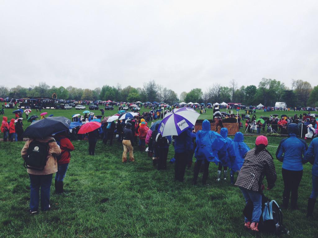 So great to see such an amazing and lively crowd on XC day at Rolex! #RK3DE2015 #eventinglive