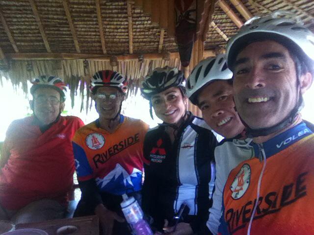 RFSnGT's tweet image. Cyclists in the tiki hut at the La Sierra garden.