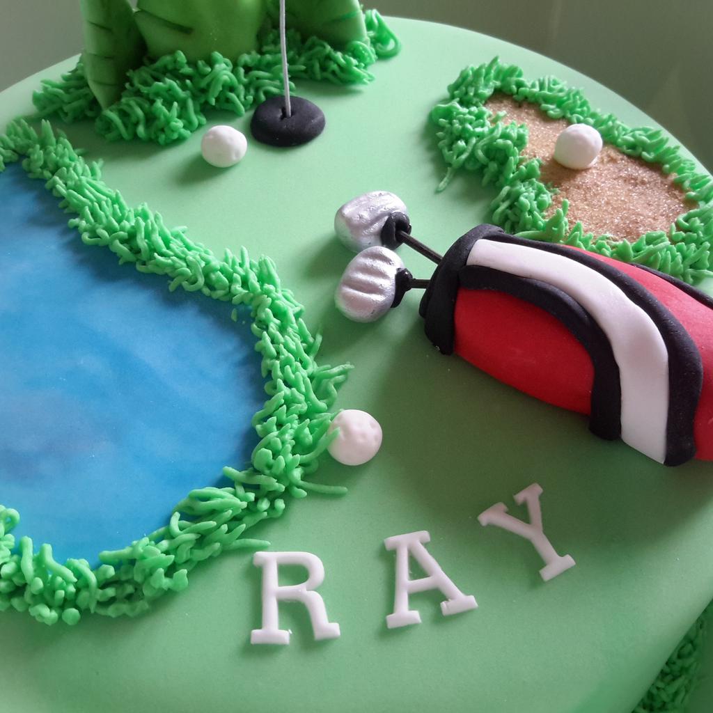 the_bakingfairy's tweet photo. 60th Birthday cake for a golf lover with matching cupcakes. http://t.co/ZaDuYlEtZf