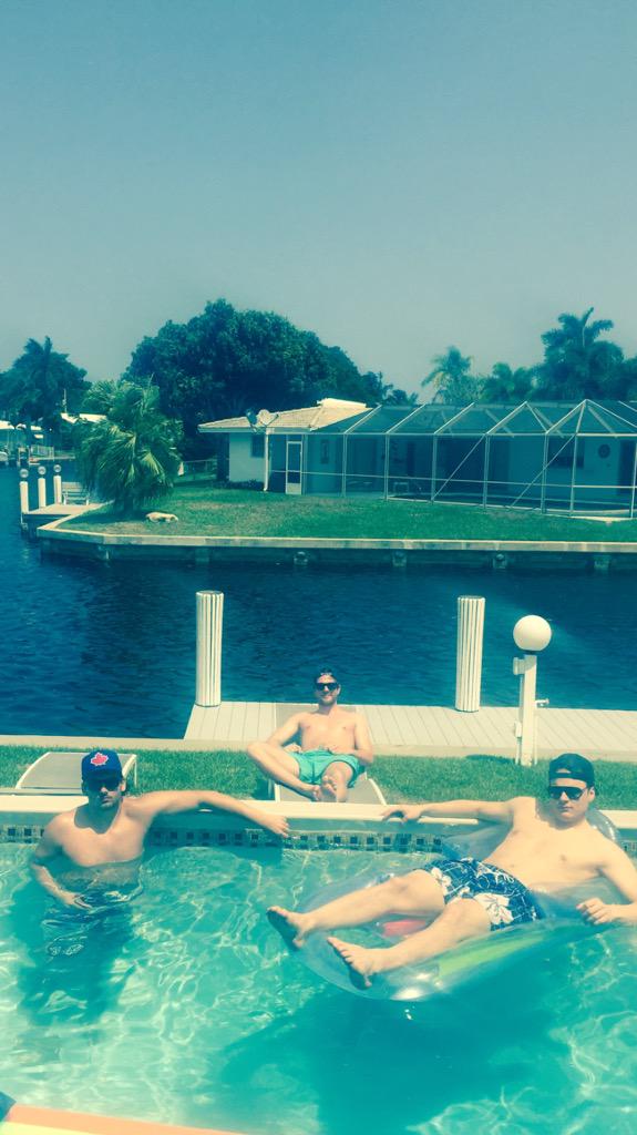 florida <a href="/14CBaltisberger/">Chris Baltisberger</a> @baltisberger95 <a href="/jamal_skywalker/">Joël Genazzi</a> <a href="/5_mueli/">Yves Müller</a>