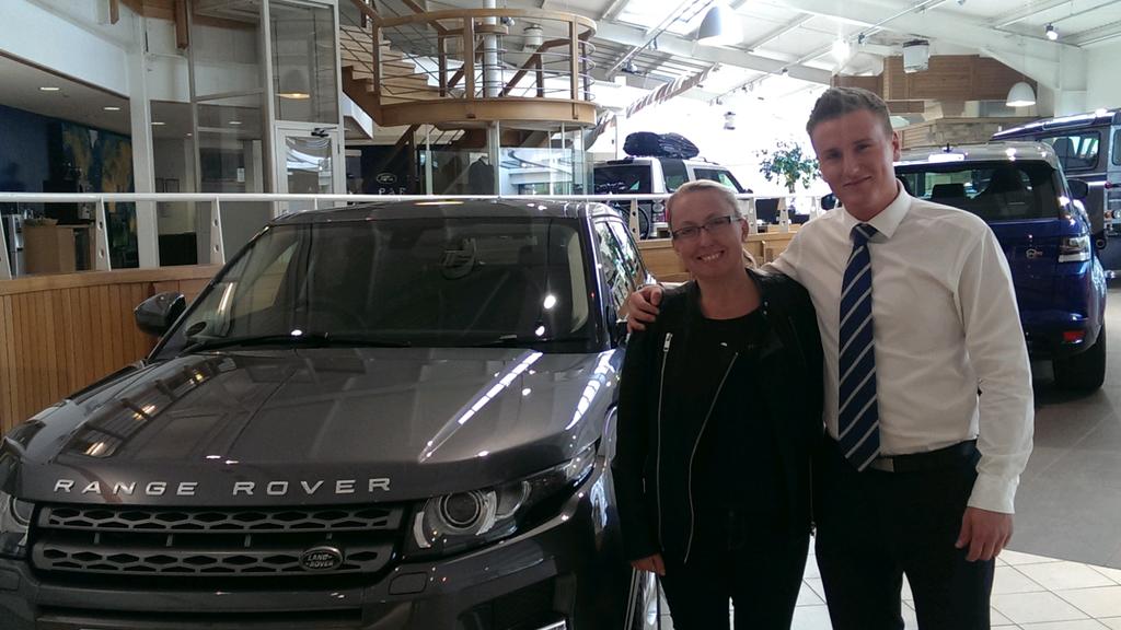 traceytrouble22's tweet photo. @LandRover_UK @stratstoneuk car has landed 🚗 thanks Jamie for your help with everything. http://t.co/3elNds4VUY