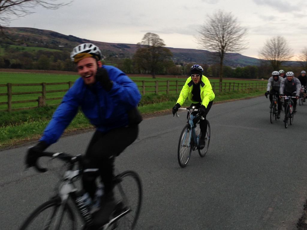 daniel_harding's tweet photo. @sabiosense #scc443 first group are close to the end, about 9 miles out. Come on lads! http://t.co/ux0uKWDbLB