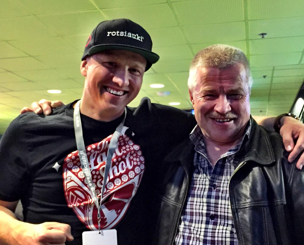 urheilucast's tweet photo. Kun mä olin junnu, se vei mut matsiin. Nyt on mun vuoro. #TimeForTitles #meijänäijii http://t.co/4kmgelbIAc