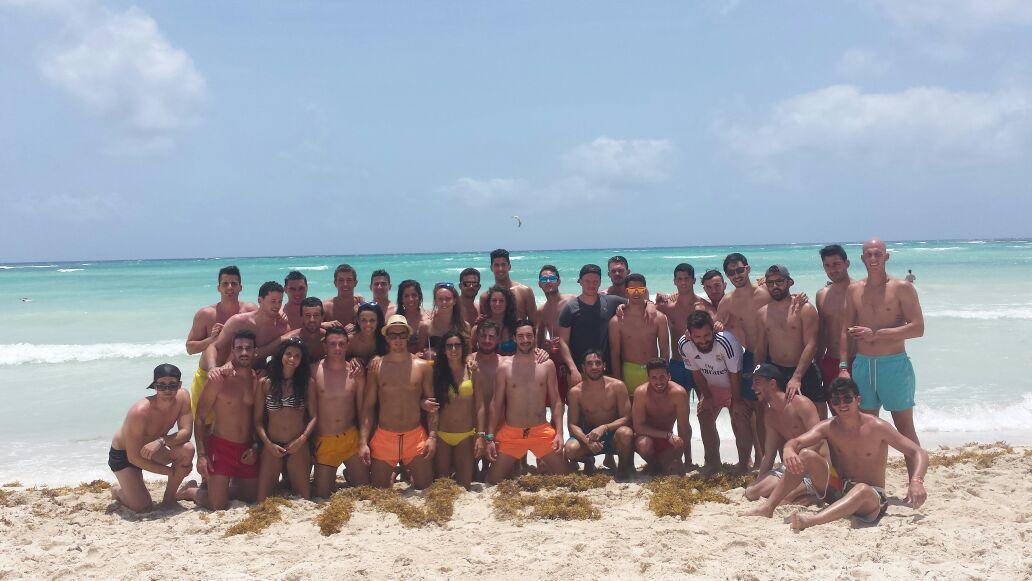 DavidMolina93's tweet photo. Aquí termina ma mejor experiencia de mi vida. #Viajedeestudios #INEF #RivieraMaya2015 http://t.co/iebngOqpXD