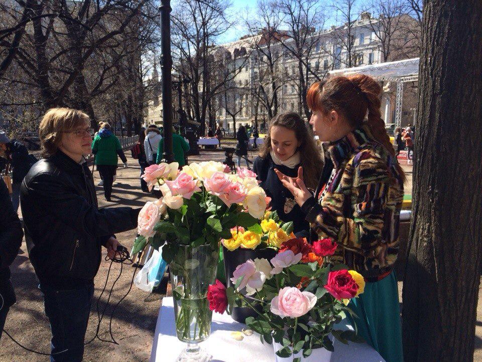 ccoru's tweet photo. Команда #ВолонтерСО сегодня одержала победу в #МедиаСубботник от #Москва24! #ПатрикиМетут #ГородДоверия #КомандаСО http://t.co/VhnH8vGtVk