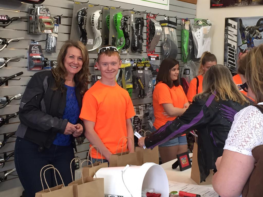 sclacapstone's tweet photo. Great job Clarke! He raised just over $600 for @CrayonsToCalcs today! http://t.co/WaRjhFzAby