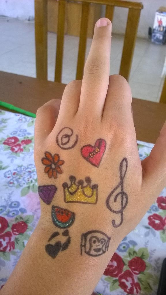ustofila's tweet photo. Estuve ocupada haciendo esto... http://t.co/j0bwyt0nfp