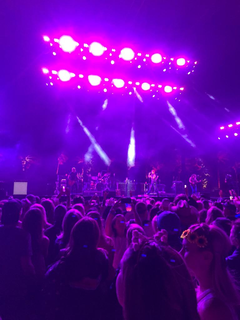 jwoldtown's tweet photo. #Stagecoach see and post on @Squawkin crowds Stagecoach 2015 http://t.co/qnzhmahWkF