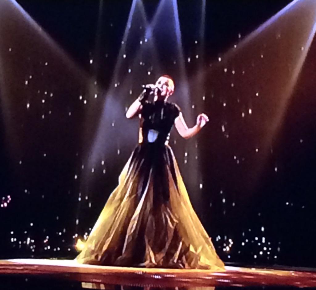 Emilie_Ros's tweet photo. Lundi je veux aller au boulot avec CETTE robe ! @LaRedouteFr tu m'aides ? ;-) #TheVoice #LaRobeEst À MOI ! http://t.co/MWez5HaPsa