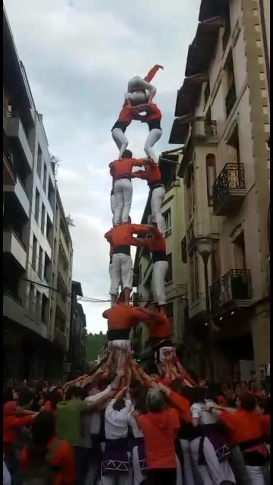 Resum actuació #Beasain pd4cam, 2pd4, 4de6, id3de7, 3de7, 3de6, 2pd4 #castellers @svhajuntament #SantVicençdelsHorts