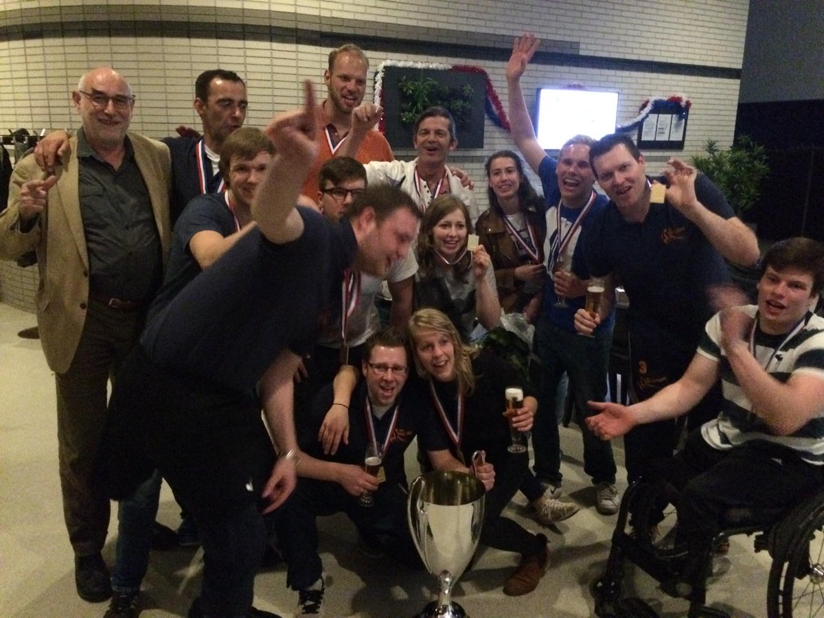 Dank je! RT <a href="/henkbrauer/">henkbrauer</a>: BVC Holyoke ZV landskampioen proficiat