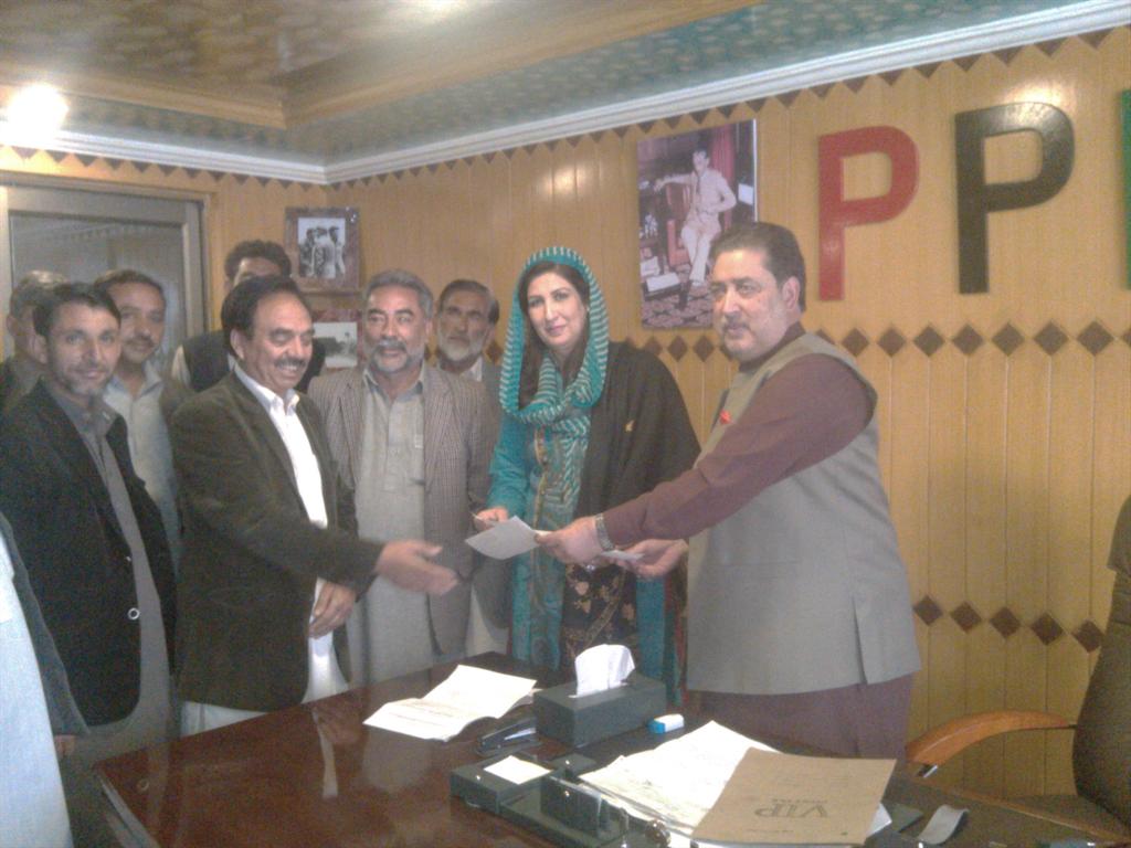 Candidates submiting applications at Skardu