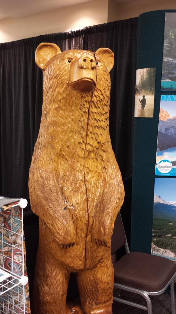 Where else can you take a selfie with a giant carved bear? #yeg #ABSummerTravel