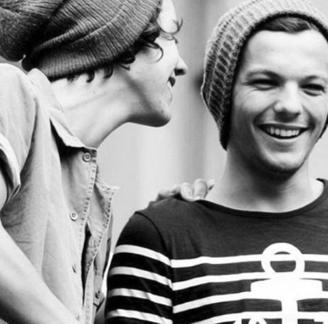 castorino96's tweet image. Harr:"I'm in love with Lou" #StopToControlLarry @ModestMgmt @Harry_Styles @Louis_Tomlinson