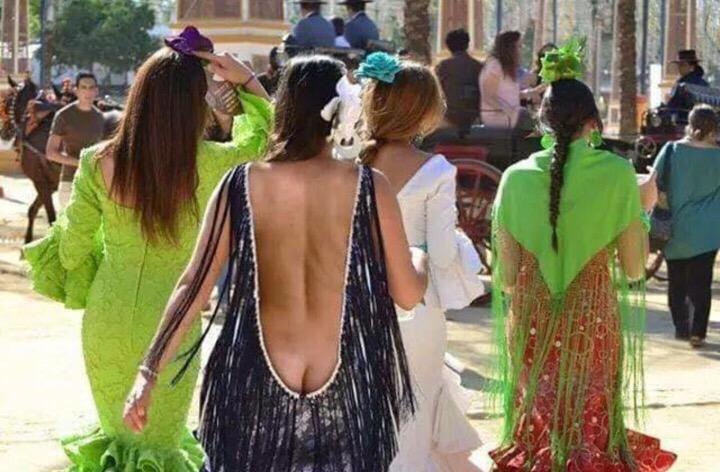La_Antonias's tweet photo. Que caló en la feriaaaa http://t.co/bc3601tcsQ