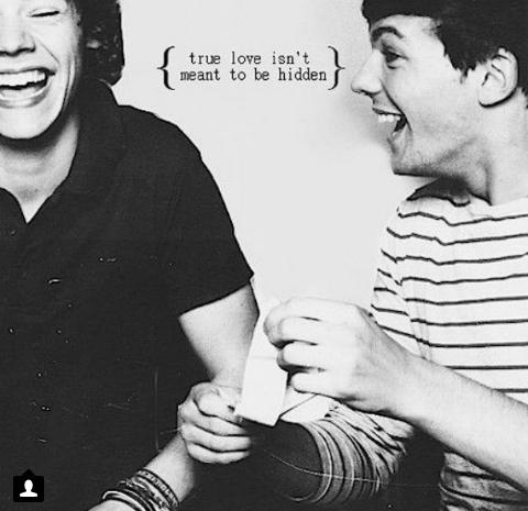 castorino96's tweet image. "And all Lou Little things." #StopToControlLarry @ModestMgmt @Harry_Styles @Louis_Tomlinson