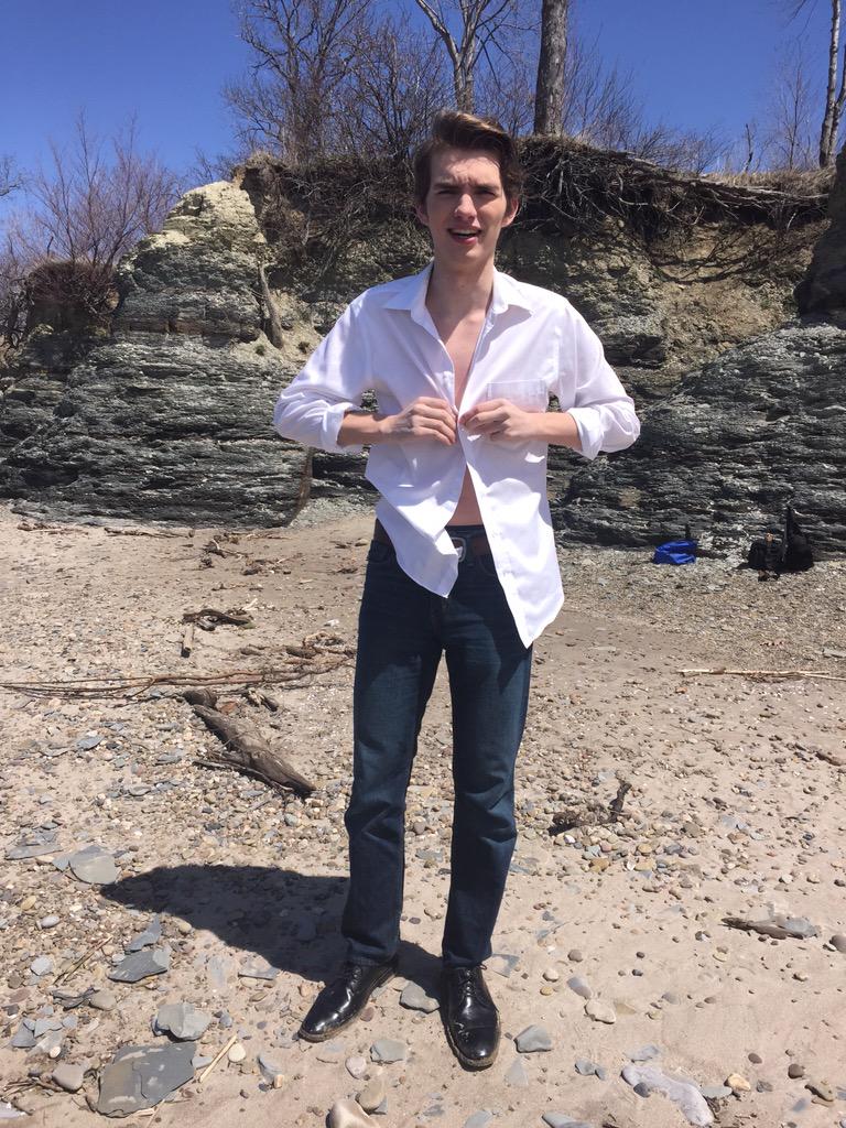 AMajorFilms's tweet image. On set shenanigans.