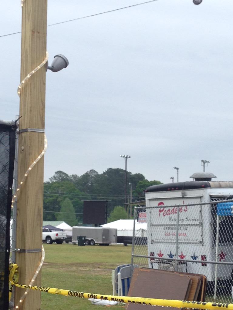 Lindseyylol's tweet image. Sitting here waiting 😍😍 #DavidNail #nativerun