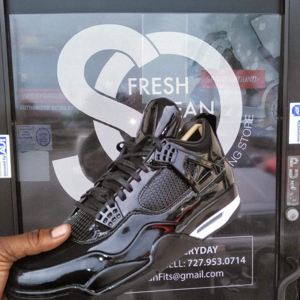 soclean_sofresh's tweet photo. New Jordan's retro 11lab4s http://t.co/FHxK6Dt4wb