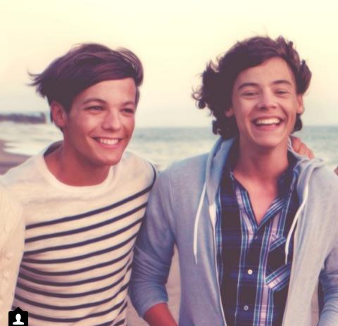 castorino96's tweet image. "Don't let me go." #StopToControlLarry @ModestMgmt @Harry_Styles @Louis_Tomlinson