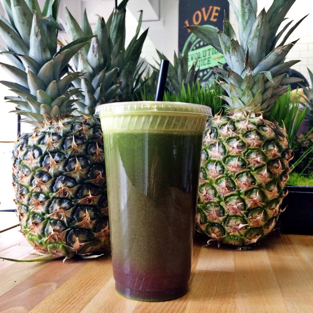 revjuice's tweet image. Just got some RED KALE in today!  It's super sweet and oh so pretty too. #alwaysorganic #gmofree #revolutionjuice