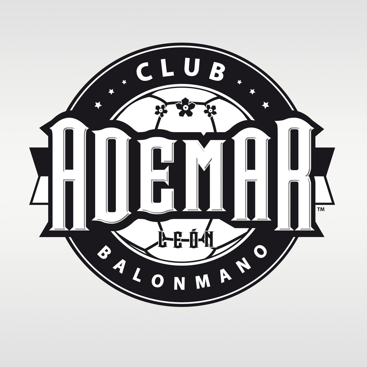 BalonmanoArea's tweet photo. Gr.B #InterJM2015:
@zkeskubaloia vs @Bmcolindres - 11:00
@ADEMARLEON vs @sdteucro - 13:00 http://t.co/rfPmu7vkjl
