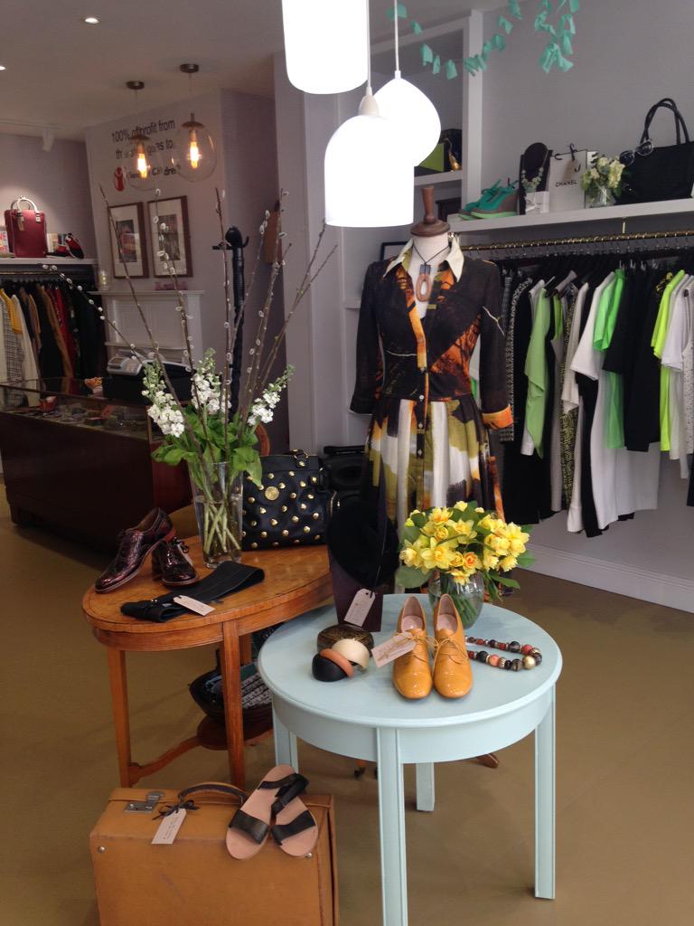 caswelllily's tweet image. Amazing opening day for @MarysLGShop_SE3! The shop looked fantastic thanks to the generosity of our incredible donors