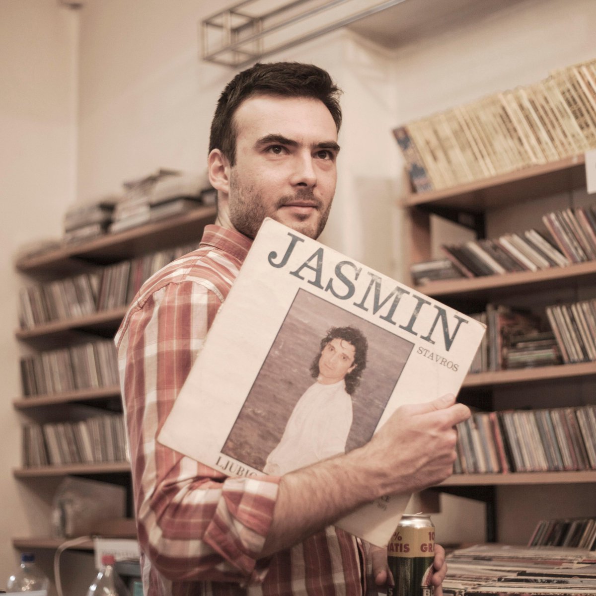 Orvel's tweet photo. Bobo i Jasmin u Free Birdu. 
#vintage #lp #rare #bobo #orvel http://t.co/3dbr3j6bdH