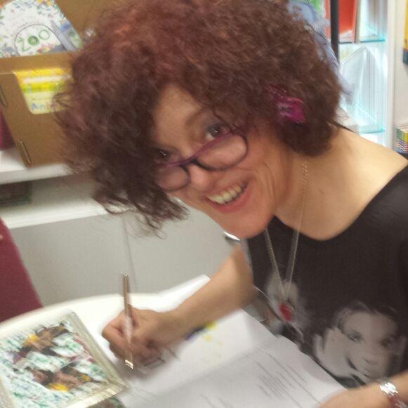 Mañana firmo en la Feria del Libro de Collado Villalba a las 12:00h caseta librería De Cuento.  Ojalá nos veamos :-D