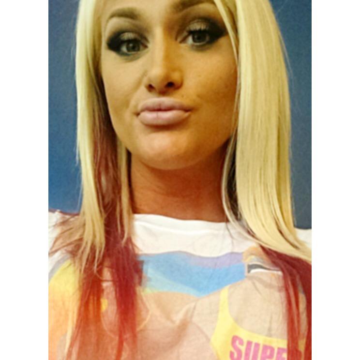 AndreaBGC11's tweet photo. Andrea Bowman 👸🏼
Twitter: @CountryBarbi3 😈
IG: CountryBaddi3 💁🏼
Booking: funnybunny1990@hotmail.com 💅🏻
#BGC11 http://t.co/NbxHDamsyc