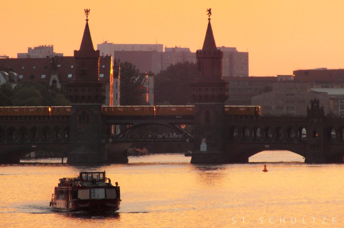 stschultze's tweet photo. ❹ #photos ❶☼ evening in ♡#BERLIN: #SPREE #SUNSET #Oberbaum. XL waves: http://t.co/6FPmNyygBr  https://t.co/KEZPSiohFj http://t.co/hy1QAWd7Ot