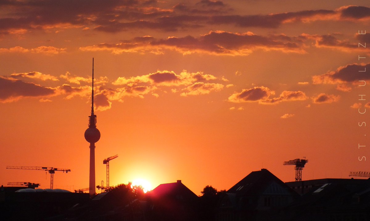 stschultze's tweet photo. ❹ #photos ❶☼ evening in ♡#BERLIN: #SPREE #SUNSET #Oberbaum. XL waves: http://t.co/6FPmNyygBr  https://t.co/KEZPSiohFj http://t.co/hy1QAWd7Ot