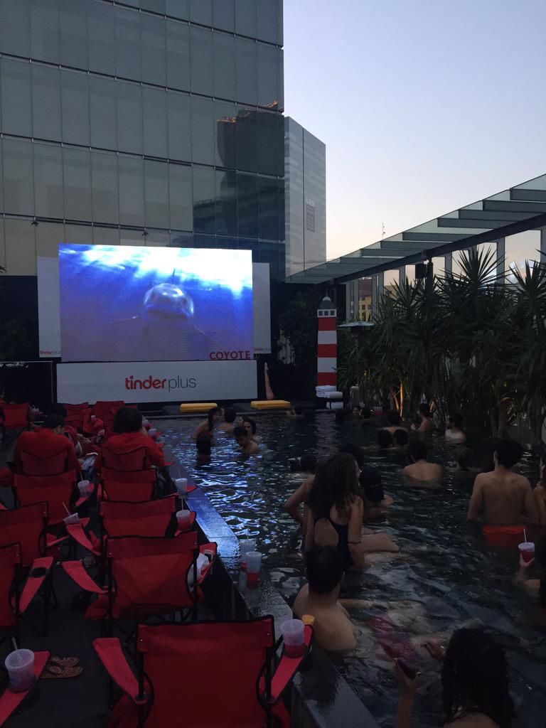 CinemaCoyote's tweet photo. #Jaws #PoolCinema en el #DistritoCapital @GRUPOHABITA gracias a @Tinder http://t.co/vdVewGOWzF