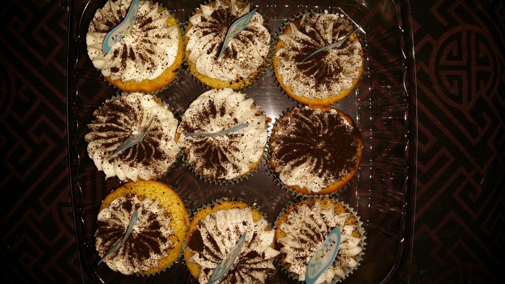 DivineCNT's tweet photo. Babyshower Cupcakes #foroneofthegreatestpersonIknow congrats http://t.co/cA9Z4kyIQe