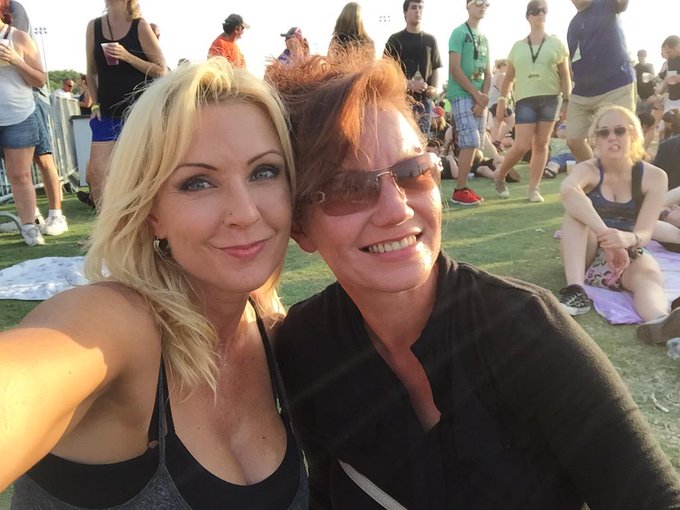 My bestie &amp; I! We've been BF's since I was 16! http://t.co/LLi3tZHAs2<a href="/tag/kilkennycastle"class="tags"><span>#kilkennycastle</span></a>