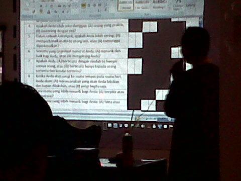 CeritaUkhti's tweet photo. Sesi pertama, peserta mengikuti test psikologi http://t.co/i59AxFNzi9