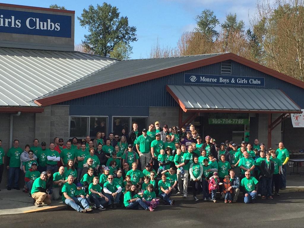 rlmathison's tweet photo. @ComcastWA Monroe Boys & Girls club. Great day to give back! #CCDAY2015 http://t.co/eUh4Nljm7w