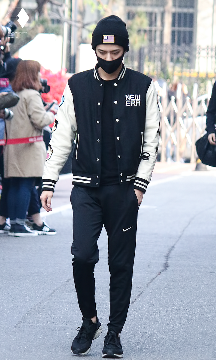 EXOPtw's tweet photo. [UPDATE] 150424 KBS Music Bank http://t.co/XyLWaPbPrI http://t.co/4iaGhndydt