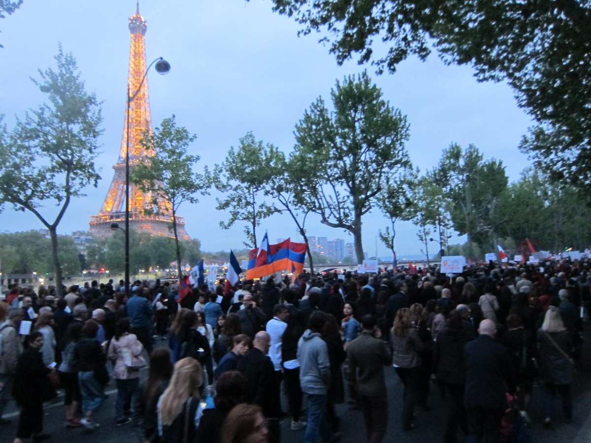 nmatini's tweet photo. #MarchtoJustice #ArmenianGenocide #Paris #ArmGenocide100 http://t.co/6SsXYwFrVQ